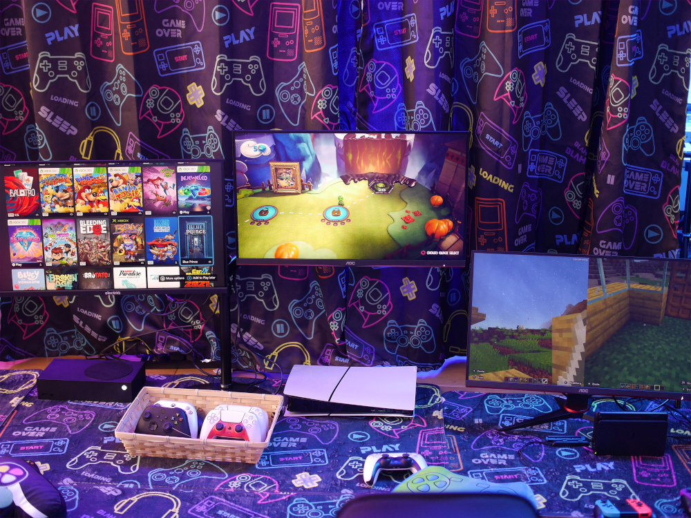 Gaming party in action